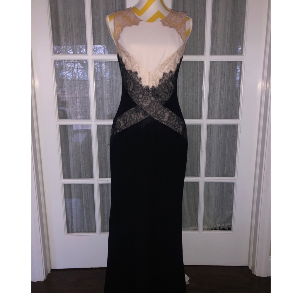 A beautiful white/tan/black dress